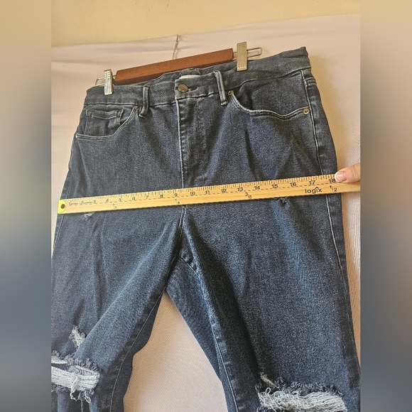 Good American Size 16 Blue Relaxed Jeans with Distressed Knees - Picture 6 of 8